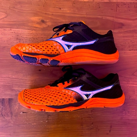 Mizuno Runnig UltraLight Meshed 7.5 US - Picture 1 of 6